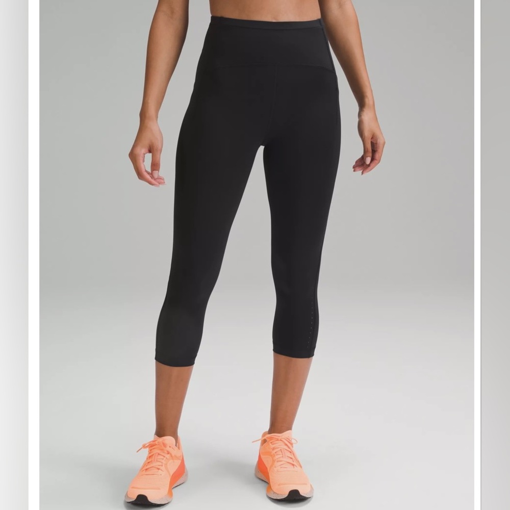 Lululemon Swift Speed High-Rise Crop 21" in Black (First Release)